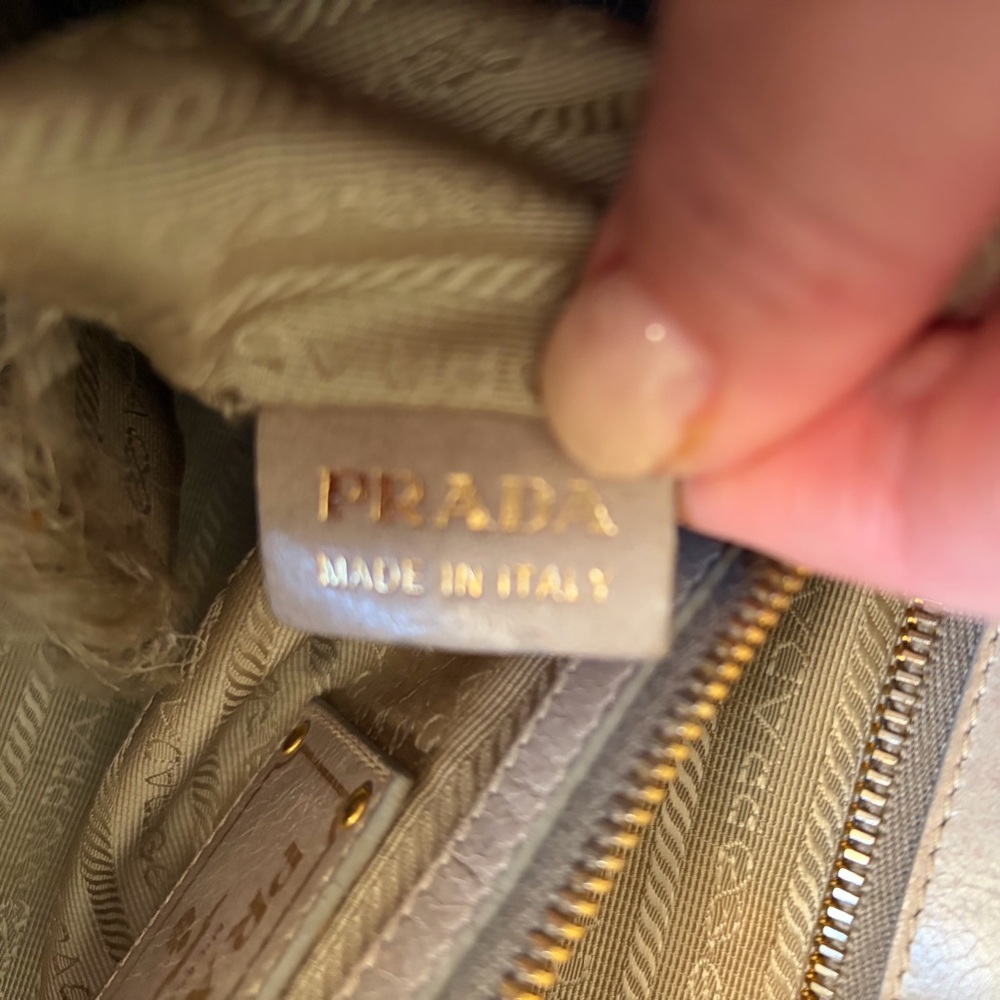 Prada Vitello Shine Leather Satchel with Shoulder Strap - Picture 3 of 16